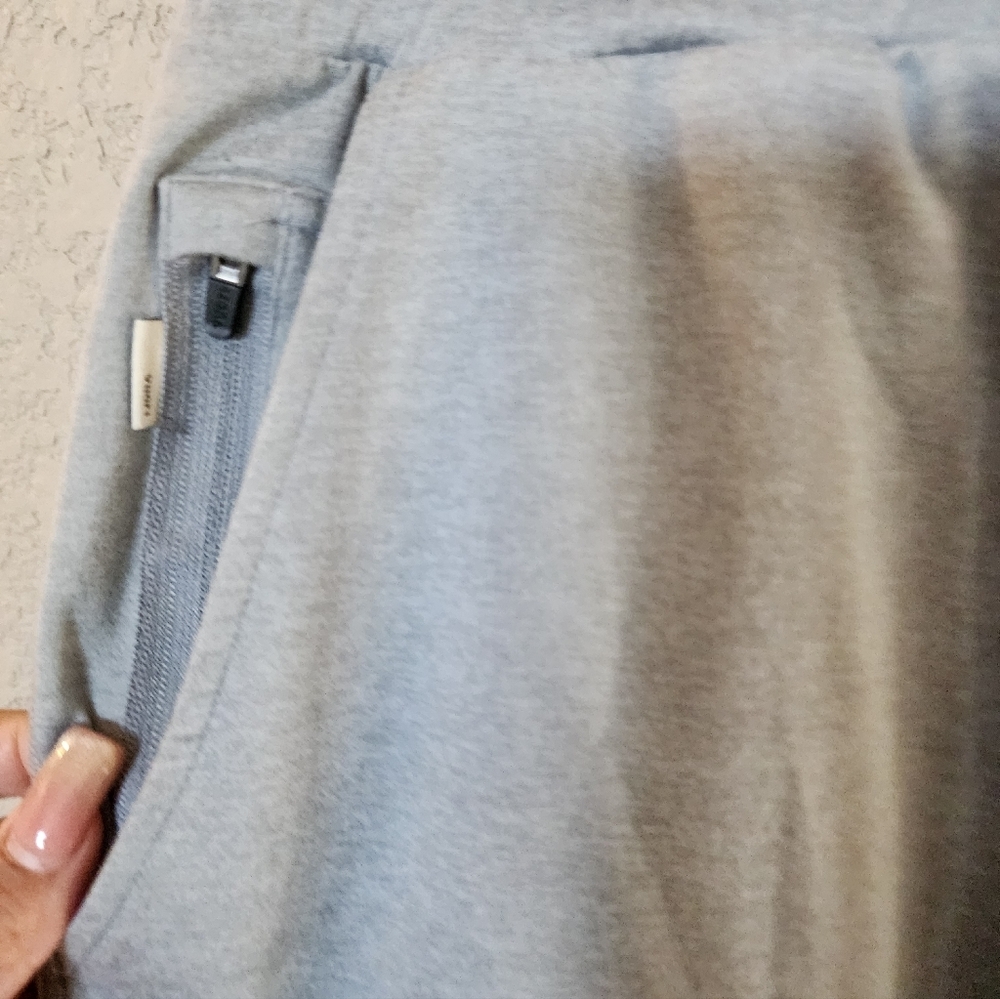 Vuori Light Blue Shorts Size Small - Picture 2 of 5